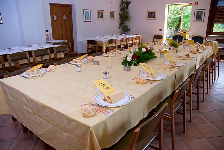 Hotel Ristorante Sassi Rossi