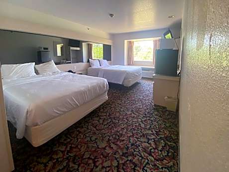 2 Queen Beds | Suite, Non-Smoking, Kitchen