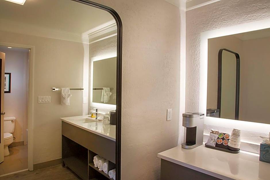 Best Western Plus Humboldt Bay Inn