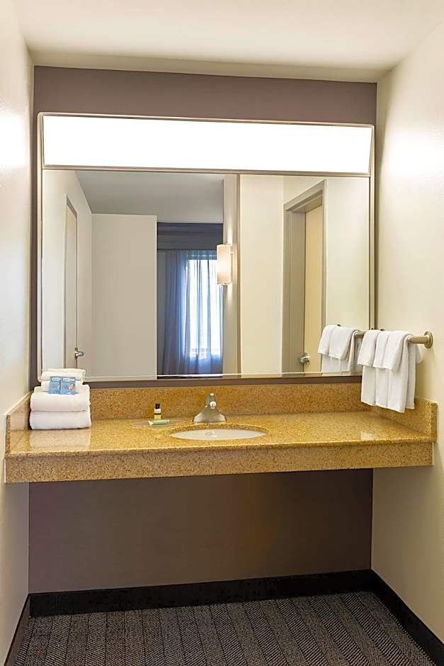 Courtyard by Marriott Madison West/Middleton