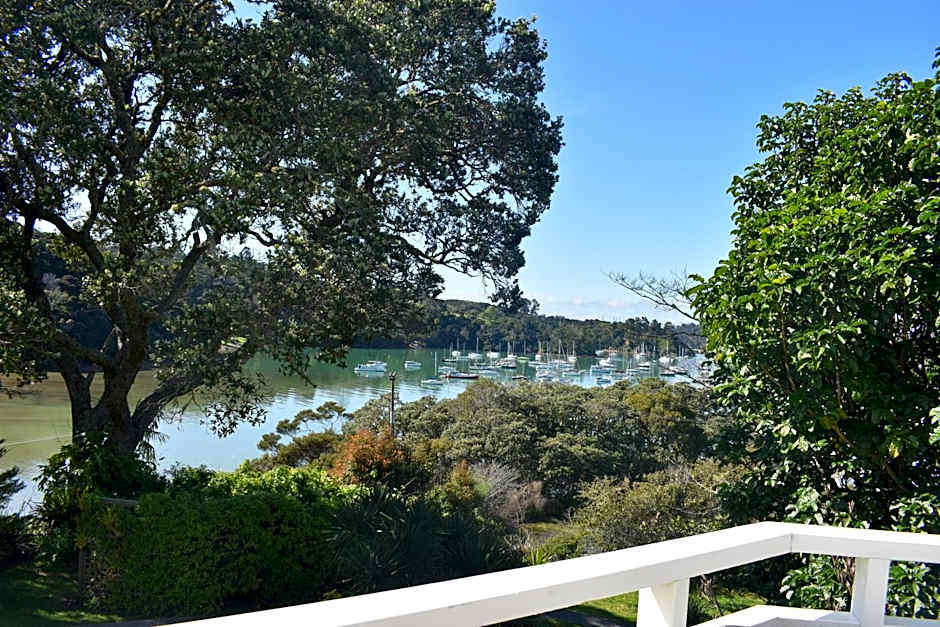 Arcadia Lodge Russell