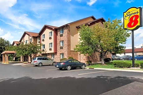 Super 8 by Wyndham East Peoria