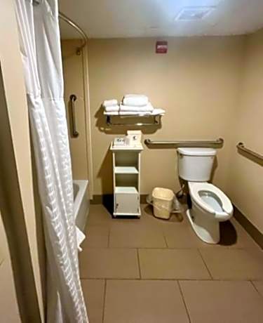 King Room with Accessible Tub - Accessible/Non-Smoking