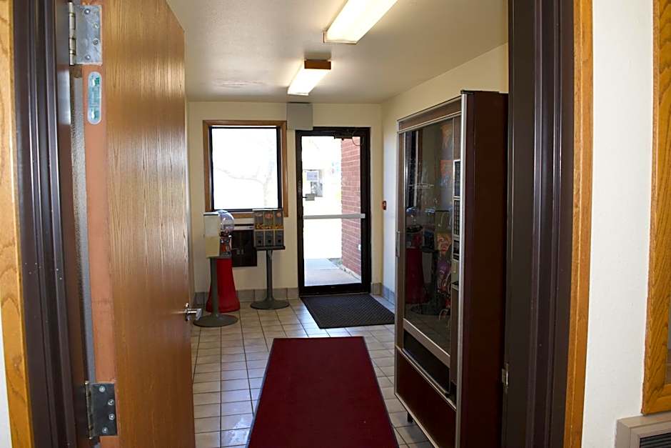 AmeriVu Inn and Suites Shawano WI