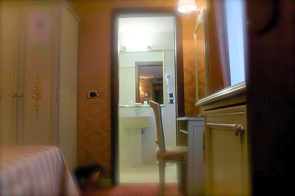 Hotel Lux