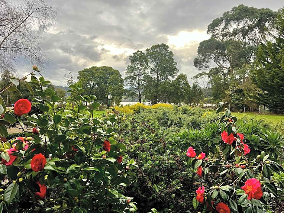 Green Gables B&B Waterfront Apartment or Garden Studio