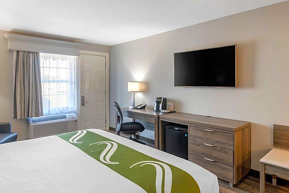 Amsterdam Inn & Suites, an Ascend Collection Hotel
