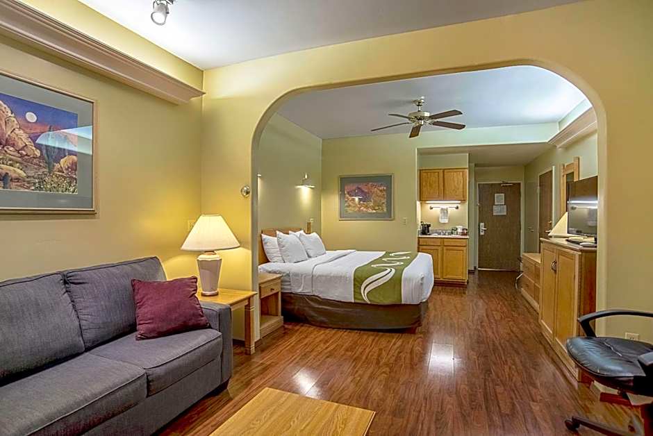 Quality Inn & Suites Phoenix NW - Sun City