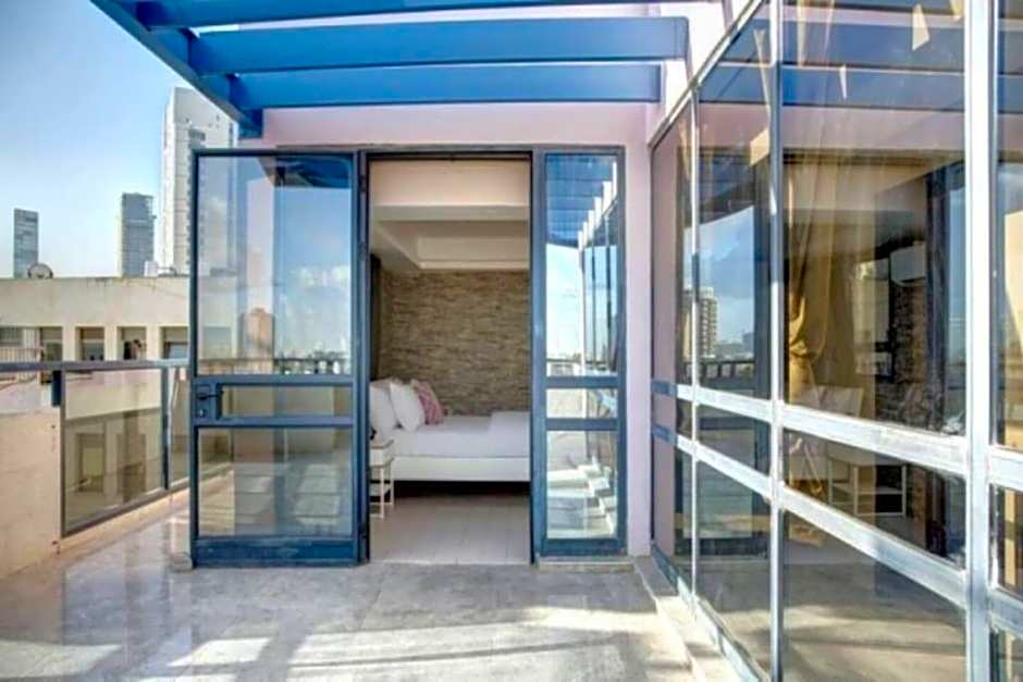 3Bedroom Suite with Balcony and shelter 12