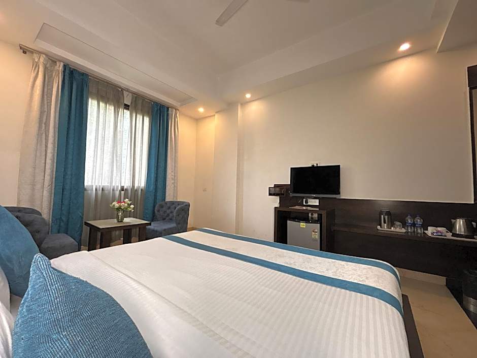 Hotel Crimson Palace