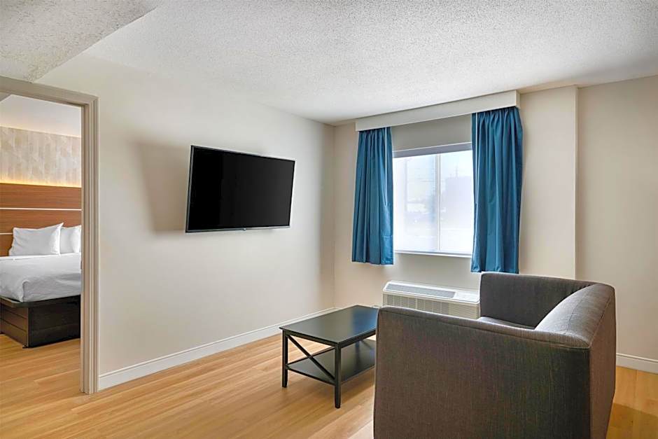 Baldwin Inn & Suites, SureStay Collection by Best Western