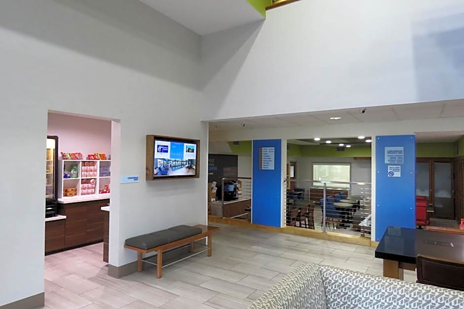 Holiday Inn Express Hotels & Suites Burlington By IHG