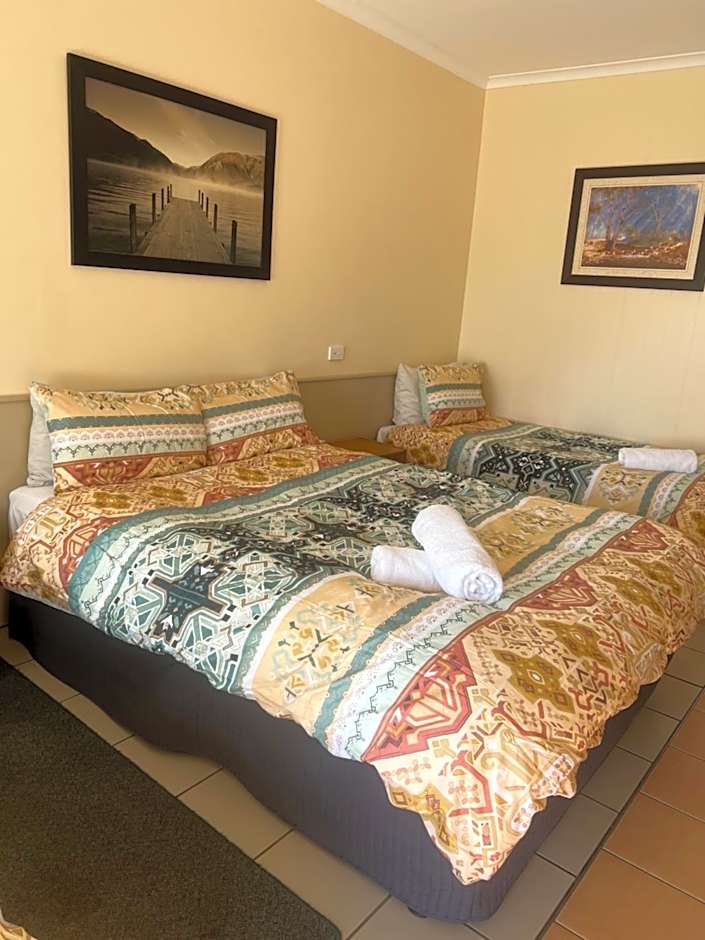 Woodmans Hill Motel