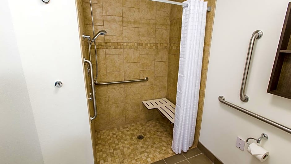 Candlewood Suites Overland Park By IHG