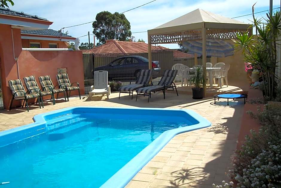 The Spanish Guesthouse, Private Rooms