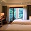 Pinegrove Hotel