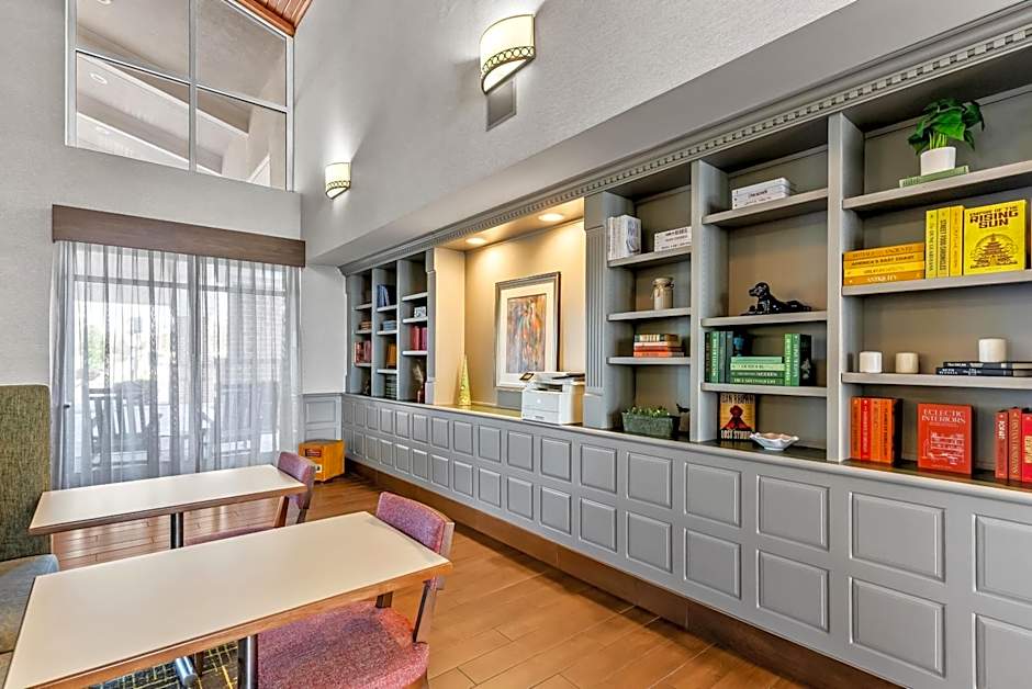 Hampton Inn & Suites Scottsburg