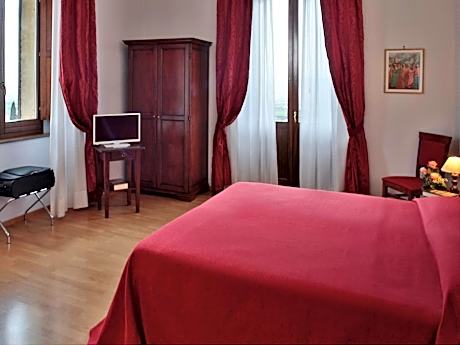 Double or Twin Room with Balcony and Valley View
