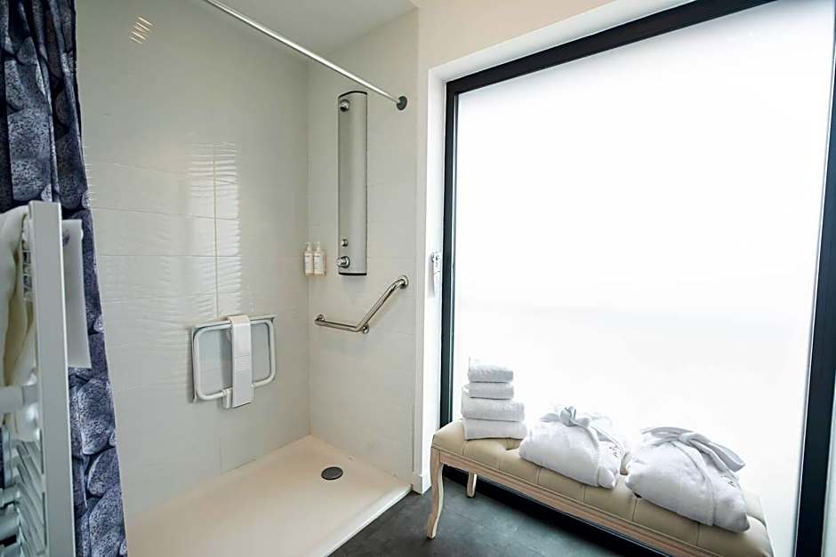 Le Barracuda & Spa, Centre Port, pieds dans l'eau, vue mer