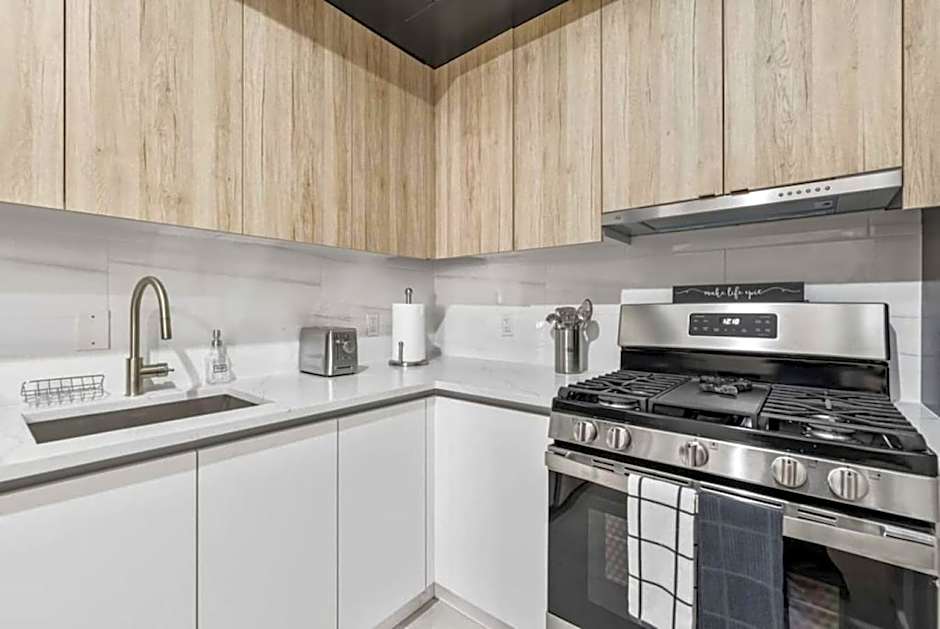 Top Notch 2 Bedroom Minutes From Central Park