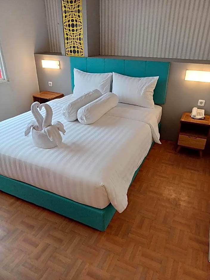 Front One Budget Malang