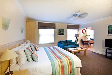 Studio Apartment - Double or Twin