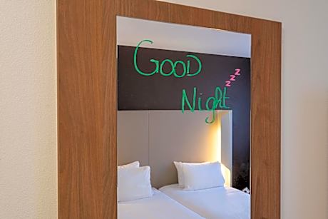 Standard Room with Three Single Beds