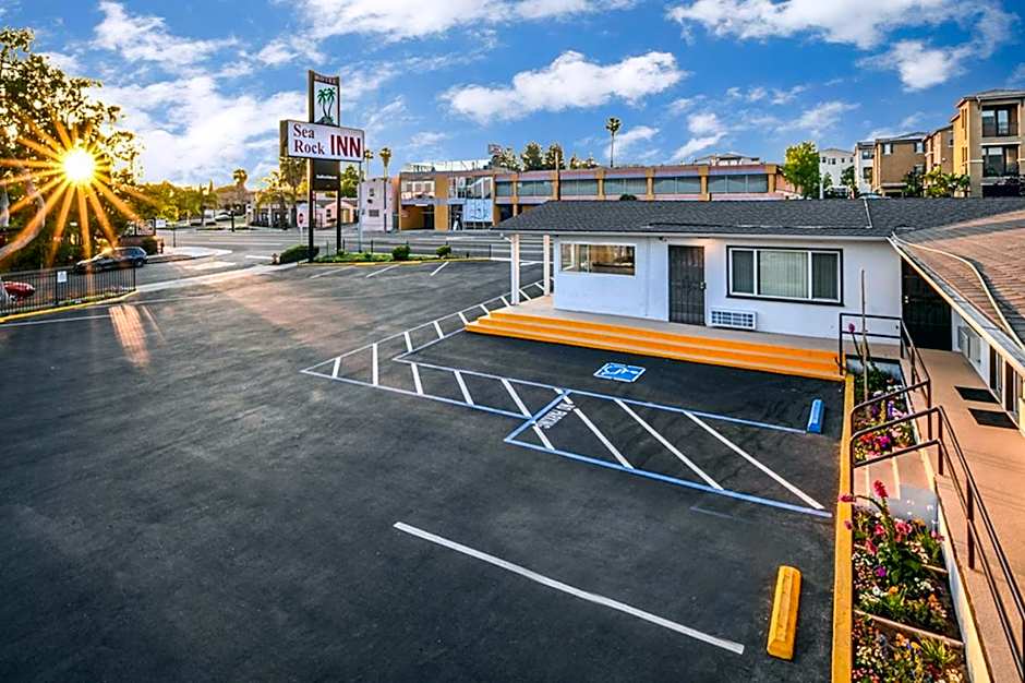 Sea Rock Inn - Long Beach