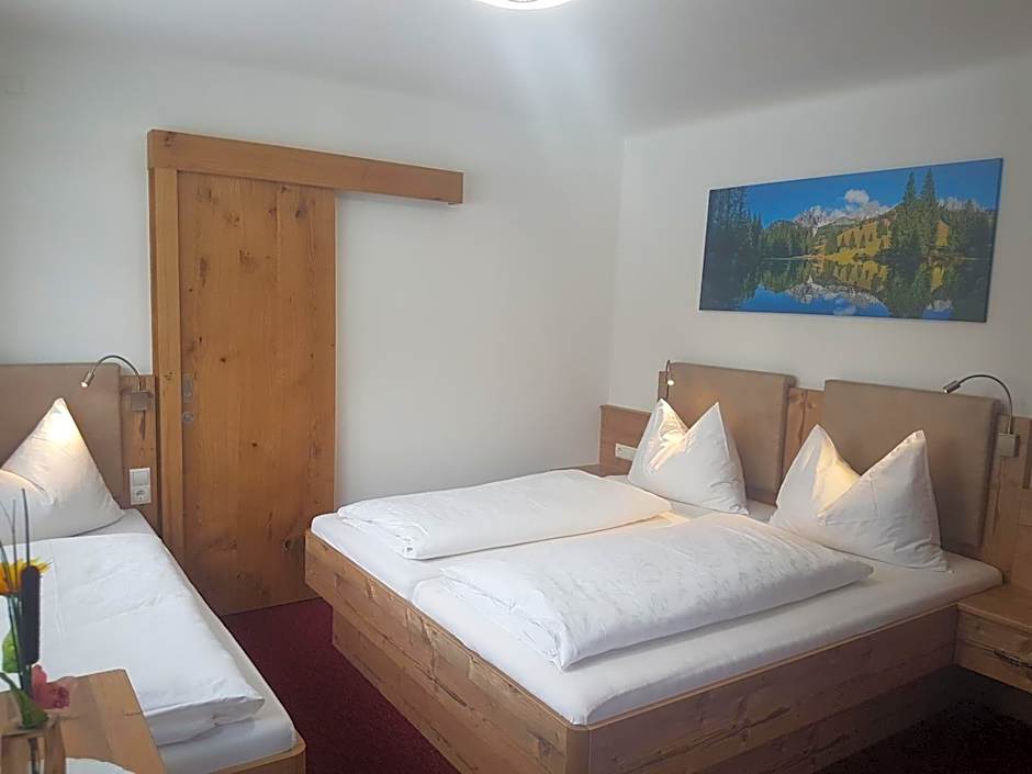 modern&renovated - Hotelpension Oberauer Wagrain