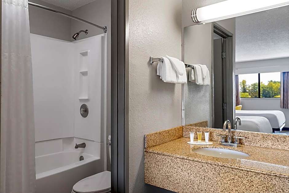 Days Inn by Wyndham Cloverdale Greencastle