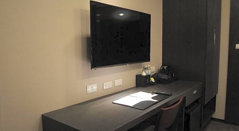 Fairytale YiSu Hot Spring Hotel