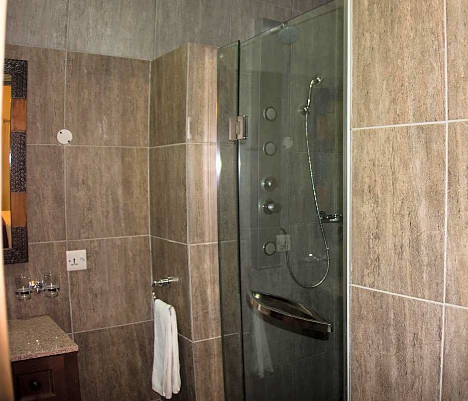 Tropical Enclave Hotel