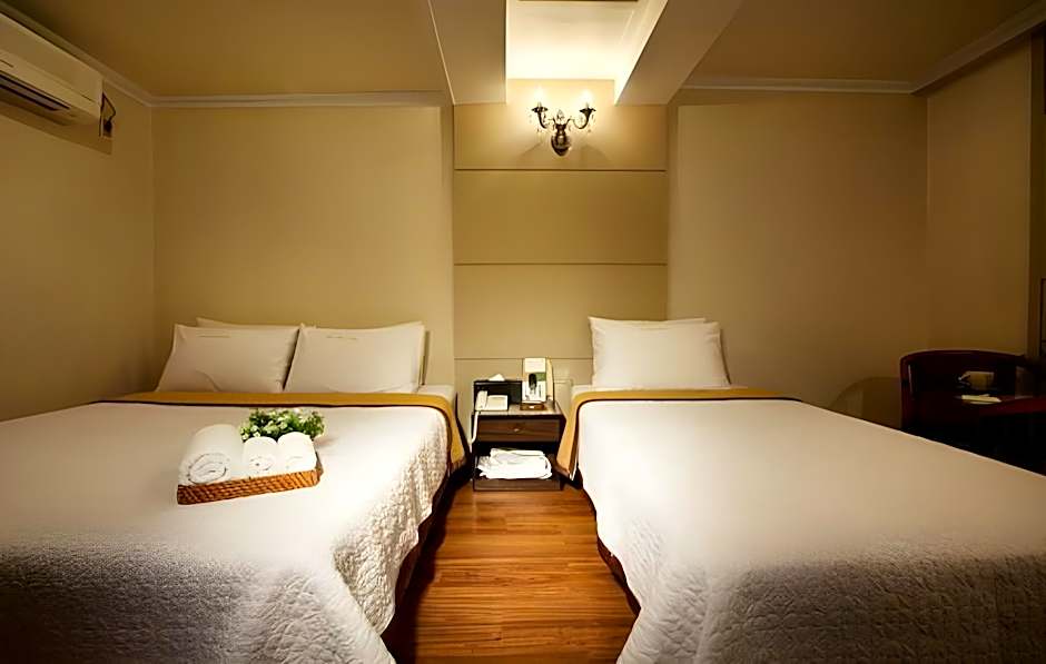 Elin Hotel