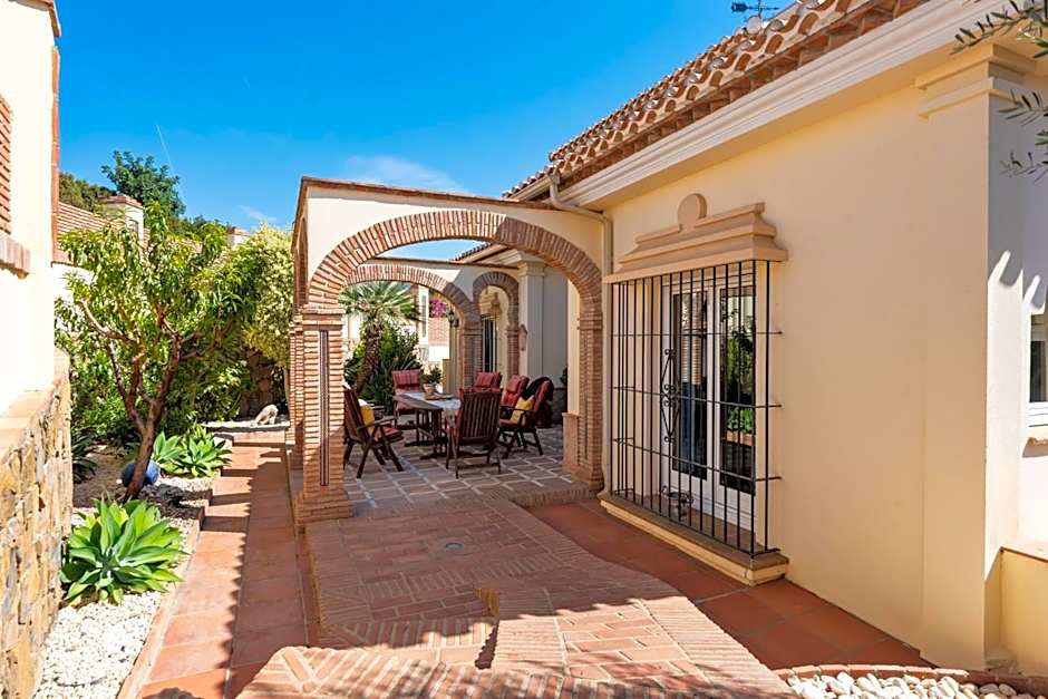 Stunning Infinity pool mansion in Mijas by Costarentals - Ref 85