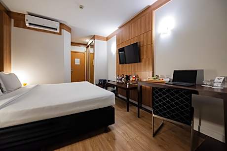 Premium Double - 1 King Bed