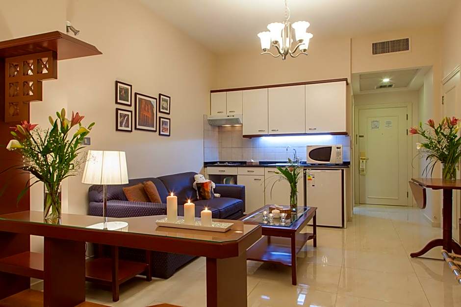 Comfort Hotel Suites