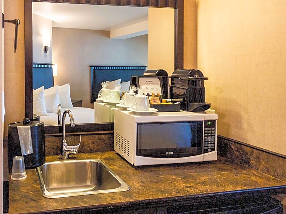 Hotel Penticton, Ascend Hotel Collection