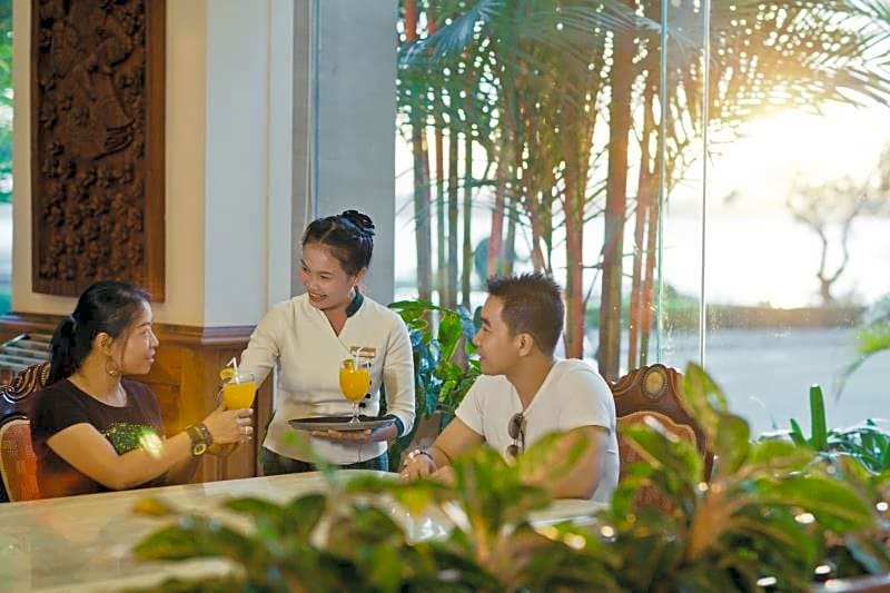 Champasak Grand Hotel