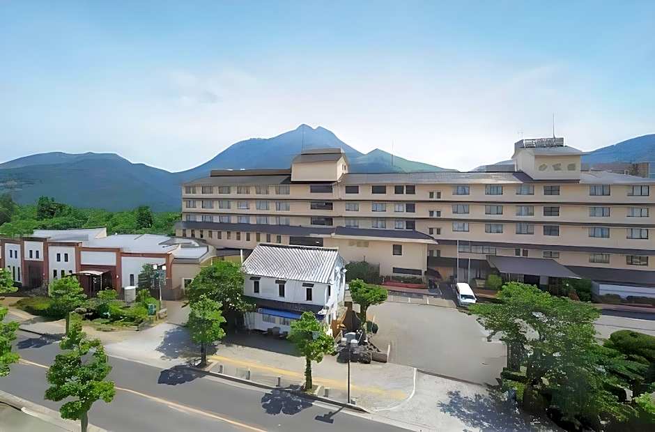 Ryokan Yufuin Sansuikan