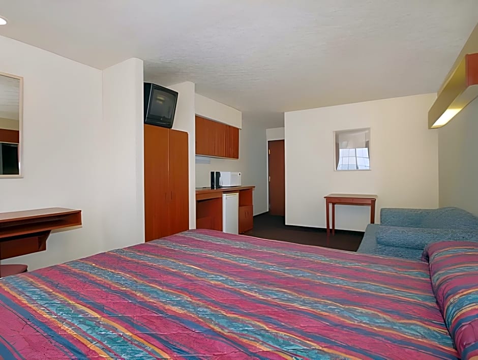 St Clair Inn and Suites