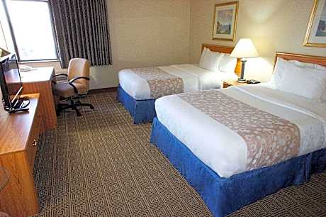 2 Double Beds Deluxe Room Non-Smoking