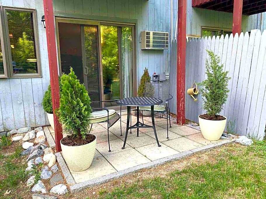 Attitash Mountain Village Studio - Slope View - Ski - Storyland