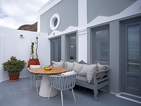 The Collector's Villa with Hot Tub & Caldera View