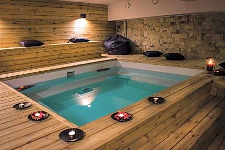 Trigrad Hotel