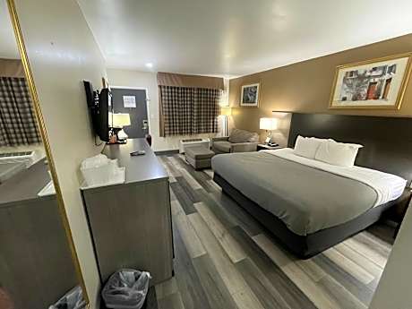King Room - Non-Smoking/Pet Friendly