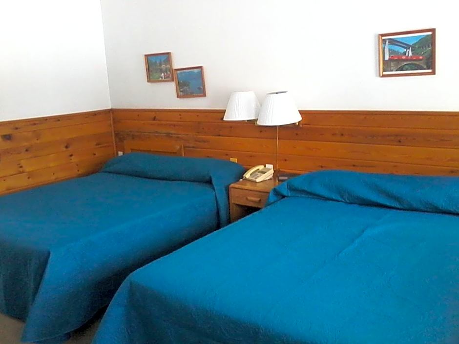 Quiet Bay Inn & Café