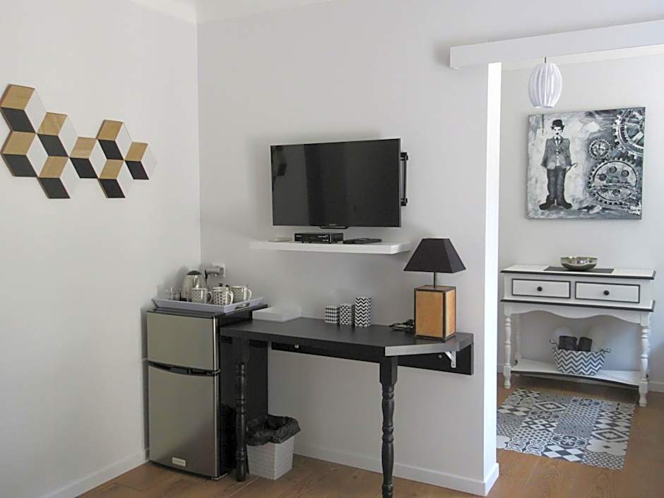 Villa Tricoli B&B avec Piscine