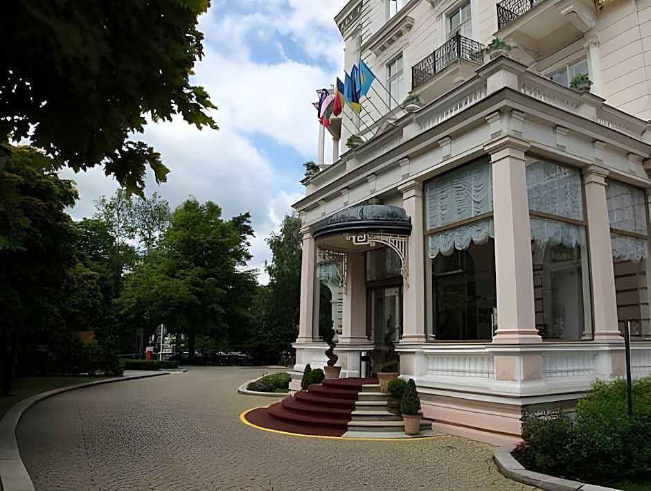 Bristol Palace