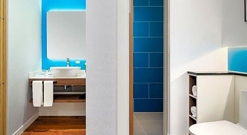 Holiday Inn Express Xining Railway Station By IHG