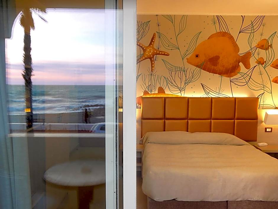 Photo 1 of 10 of 1 Double Bed or 2 Beds, Sea View